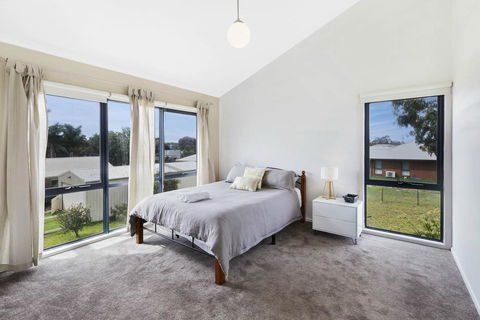 Orense - Waterviews In Newlands Arm - Accommodation Bookings 2