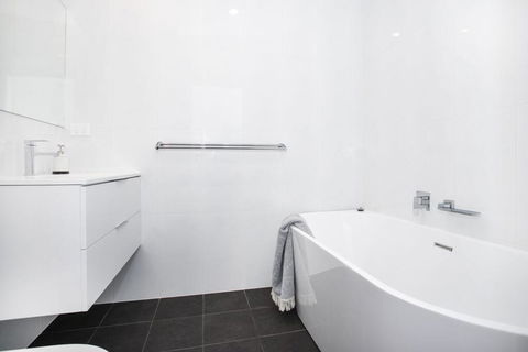 Pa's Beach House - Apartment 1 - Accommodation Bookings 1