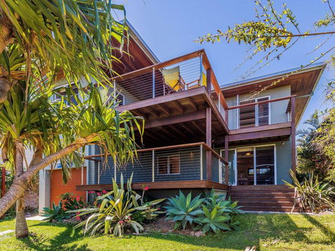 Pacifica 1 - On The Beach At Brooms Head - Accommodation Bookings 1