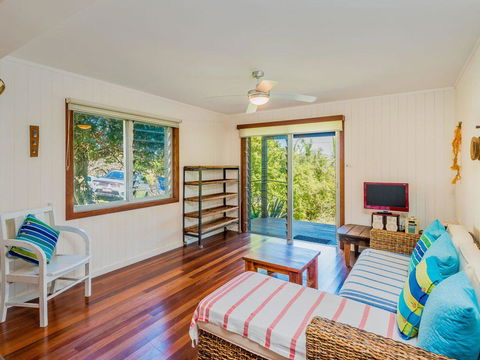 Pacifica 2 - Opposite The Beach At Brooms Head - Accommodation Bookings 3