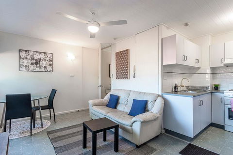 PADDINGTON PAD With PARKING & SMART TV & POOL - Accommodation Bookings 2