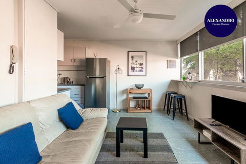 PADDINGTON PAD With PARKING & SMART TV & POOL - Accommodation Bookings 0