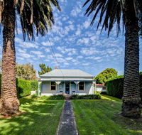 Palm Cottage - Pet Friendly Victorian Cottage - Accommodation Bookings