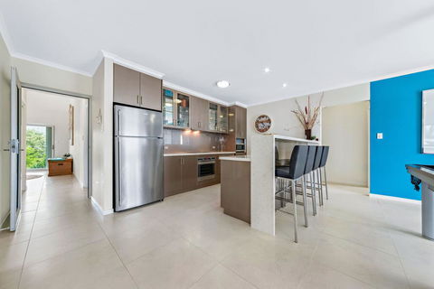 Panoramic Island Views - Shute Harbour - Accommodation Bookings 3
