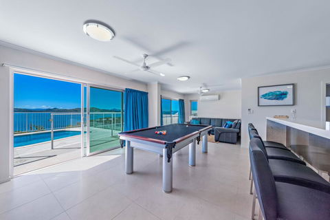 Panoramic Island Views - Shute Harbour - Accommodation Bookings 2