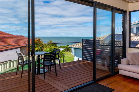 Panoramic Views From Private Roof Top Deck - Accommodation Bookings 2