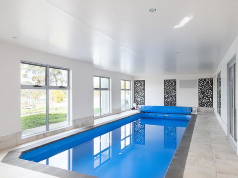 Paradise Point - Tamar Valley 14 Persons Residence With Pool - Accommodation Bookings 2