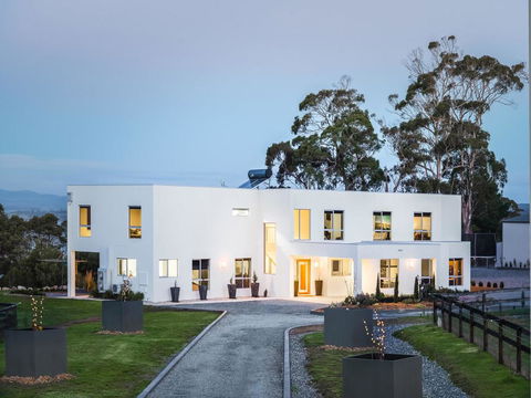 Paradise Point - Tamar Valley 14 Persons Residence With Pool - Accommodation Bookings 1