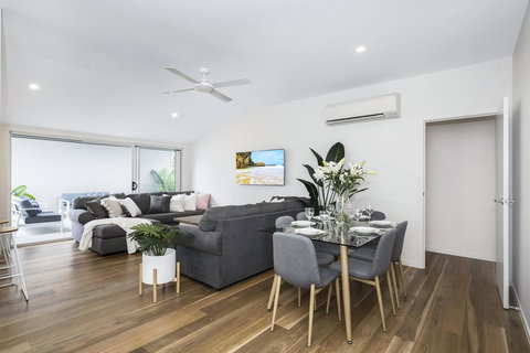 Park Avenue Terrace House Sleeps 9 - Accommodation Bookings 1
