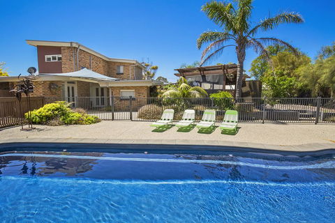Paw Up Luxury Villa In Rye - Accommodation Bookings 0