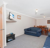 Peaceful Quiet and so close to the beach - Accommodation Bookings
