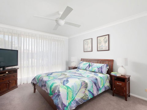 Pebbles By The Beach At Fingal Bay - Accommodation Bookings 2