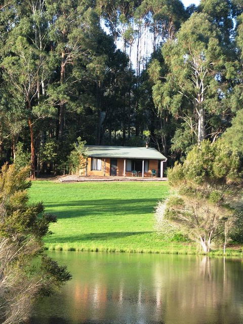 Pemberton Lake View Chalets - Accommodation Bookings 3