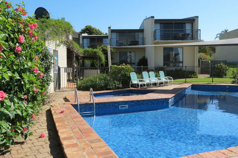 Penguin Mews - Accommodation Bookings 0