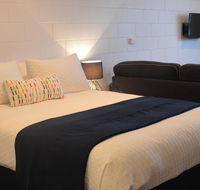 Penguin Seaside Motel