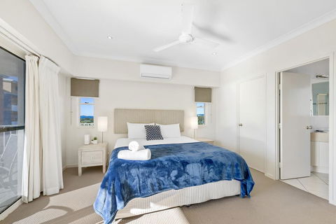 Penthouse - Private Rooftop Spa - Accommodation Bookings 3