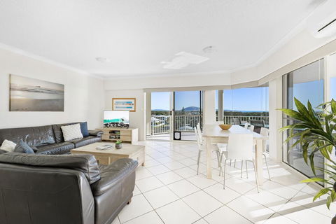 Penthouse - Private Rooftop Spa - Accommodation Bookings 1