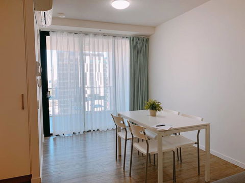 Perfect Location APT W Roof Top Pool/GYM - Accommodation Bookings 2