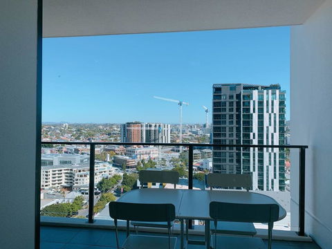 Perfect Location APT W Roof Top Pool/GYM - Accommodation Bookings 3