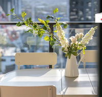 Perfect Location APT w Roof Top Pool/GYM - Accommodation Bookings
