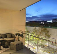 Perfectly Located Modern Apartment - Canberra CBD - Accommodation Bookings