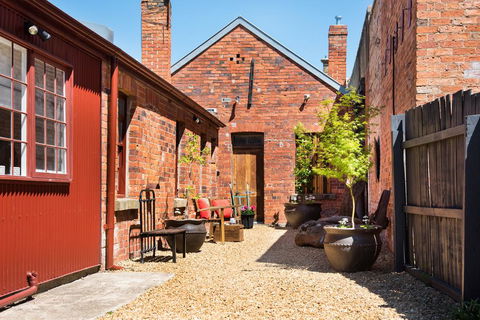 Persimmon - Accommodation Bookings 2