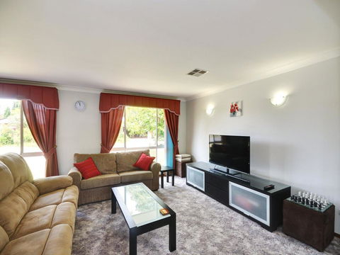 Pet Friendly - Family Holiday Home - Pets Welcome - Accommodation Bookings 0