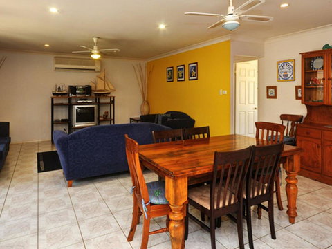 Pet Friendly - SeaWest - Accommodation Bookings 1