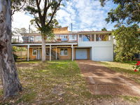Pet Friendly 4 Bedroom Holiday Home - River Views