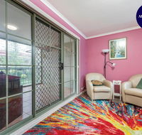 Pet Friendly Home - Pool  Parking - Tennis Court - Accommodation Bookings