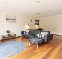 Pet Friendly Home Away From Home - Willoughby - Accommodation Bookings