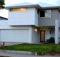 Petrie Beach Holiday Home - Accommodation Bookings