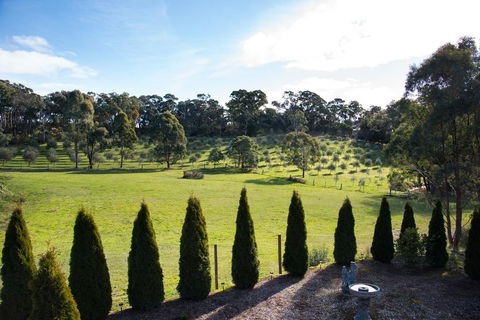 Phoenix - Accommodation Bookings 3