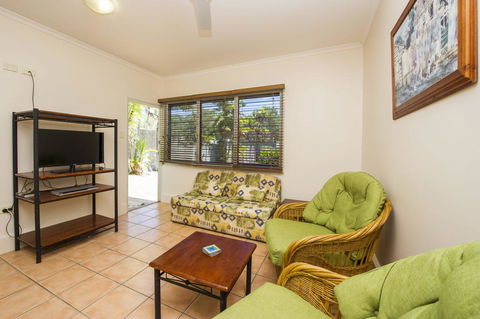 Picnic Bay Apartments Unit 1 - Accommodation Bookings 2