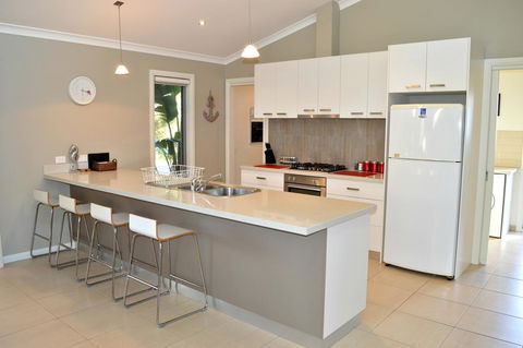 Pier One @ Eastern Beach - Accommodation Bookings 1