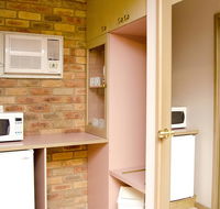 Pines Country Club Motor Inn - Accommodation Bookings