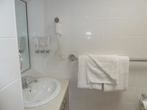Pioneer Lodge Motel - Accommodation Bookings 3