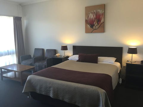 Ploughmans Motor Inn - Accommodation Bookings 1