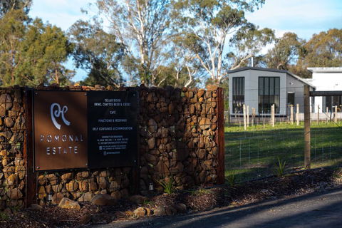 Pomonal Estate Mt Cassell Villa - Accommodation Bookings 1