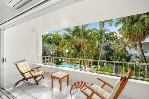 Poolside Apt In Alamanda Beachfront Resort (77) - Accommodation Bookings 0