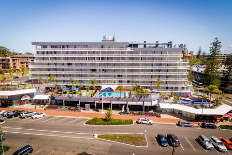 Port Pacific Resort - Accommodation Bookings 2