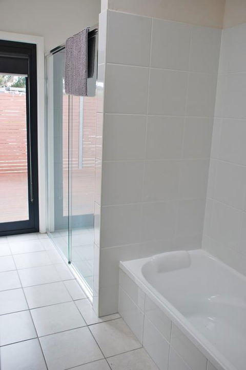 POSITION PERFECT CENTRAL INVERLOCH - Accommodation Bookings 3