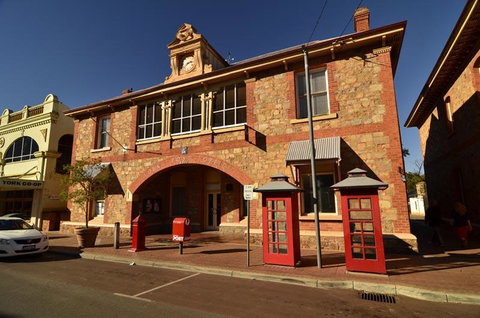 Post Office Apartment - Accommodation Bookings 1