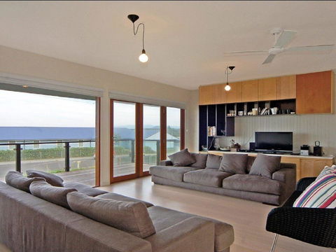 Prime Position - Across From Seven Mile Beach - Accommodation Bookings 1