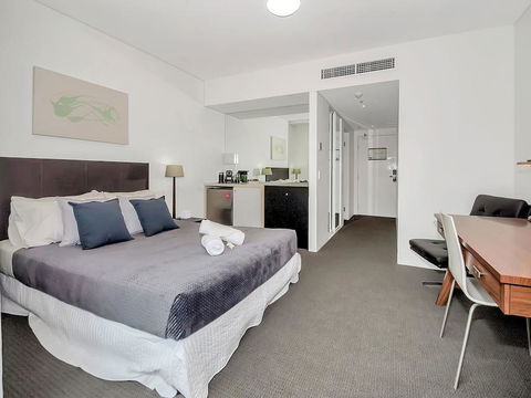Privately Owned Hotel Room By Cairns Marina 222 - Accommodation Bookings 0