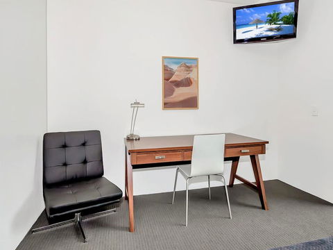 Privately Owned Hotel Room By Cairns Marina 222 - Accommodation Bookings 2