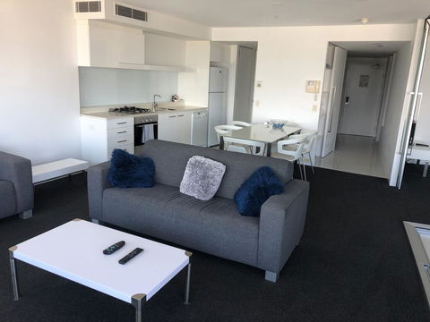 Q1 1 Bedroom Apartment On 30th Floor - Accommodation Bookings 1