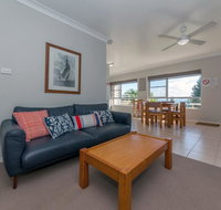 Quarterdeck Unit 1/ 12 Magnus Street - Accommodation Bookings