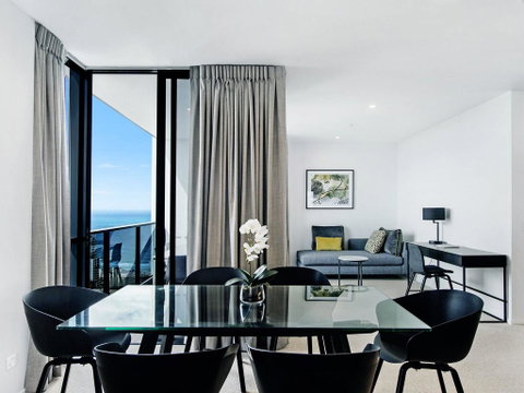 Qube Broadbeach - Luxury 2 Bedroom Ocean View - Accommodation Bookings 1