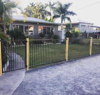 QUIRKY QUEENSLANDER 6 BEDROOM HOME - Accommodation Bookings